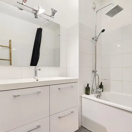 3 Pilliers Car Parking Near Downtown Quiet Реймс