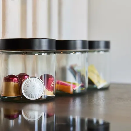 3 Pilliers Car Parking Near Downtown Quiet