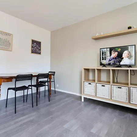 3 Pilliers Car Parking Near Downtown Quiet * Реймс