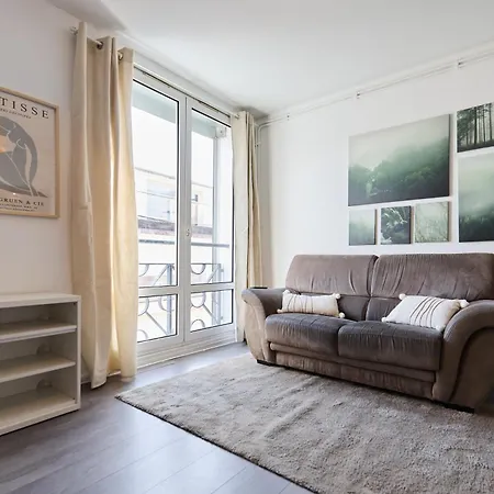 3 Pilliers Car Parking Near Downtown Quiet * Reims