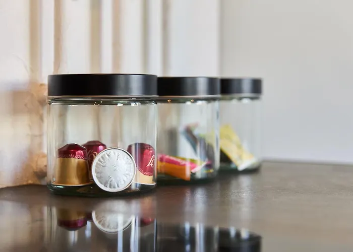 3 Pilliers Car Parking Near Downtown Quiet