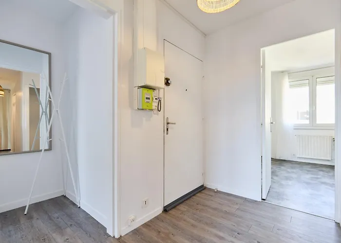 3 Pilliers Car Parking Near Downtown Quiet Реймс