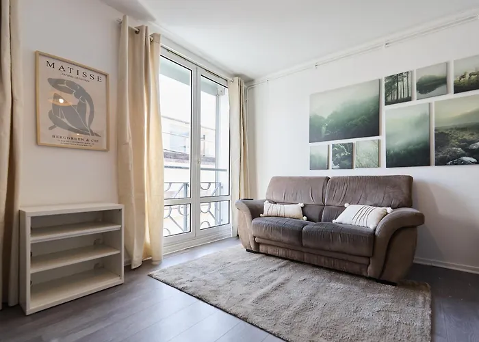 3 Pilliers Car Parking Near Downtown Quiet * Реймс