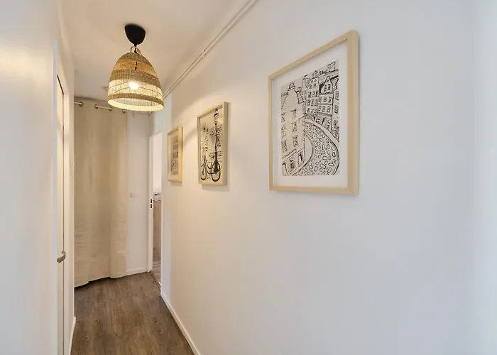 3 Pilliers Car Parking Near Downtown Quiet * Реймс