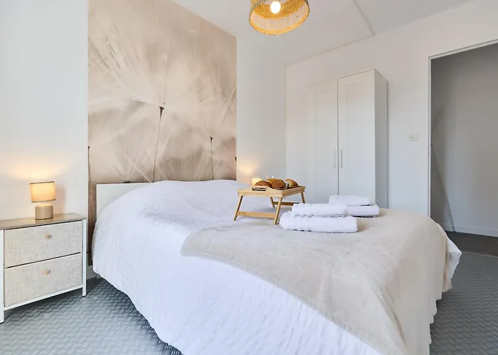 3 Pilliers Car Parking Near Downtown Quiet Реймс