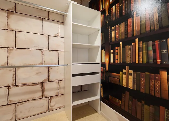 3 Pilliers Car Parking Near Downtown Quiet * Реймс